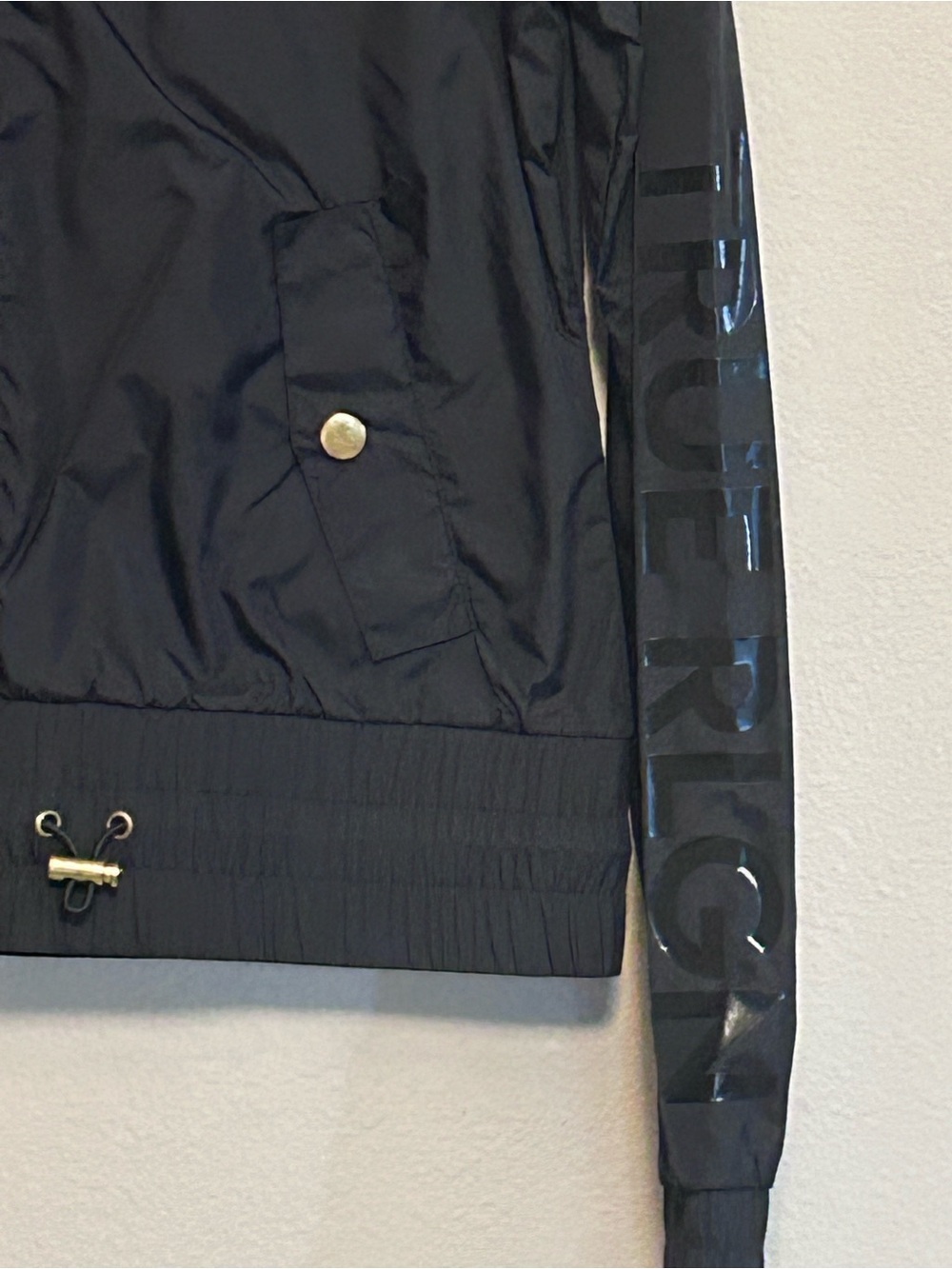 True Religion Mesh Cropped Jacket Black Hooded Windbreaker NWT Size S - Picture 3 of 12